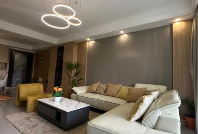 3 Bed Apartment with En Suite in Riverside