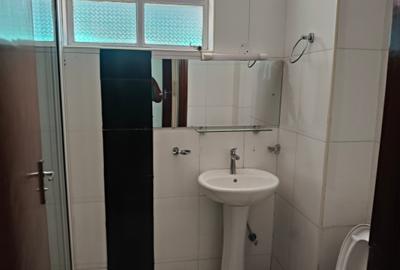 1 Bed Apartment with En Suite at School Lane - 4
