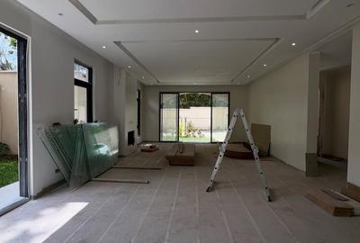 5 Bed Townhouse with En Suite in Lavington - 3