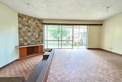 4 Bed Townhouse with En Suite in Spring Valley - 3