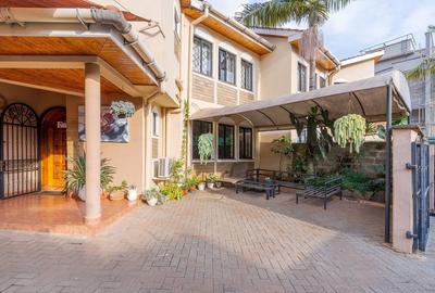 5 Bed Townhouse with En Suite in Lavington