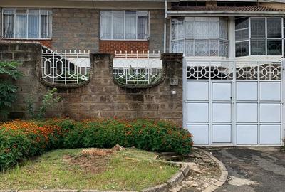 4 Bed Townhouse with En Suite at South C - 3