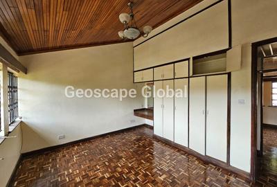 4 Bed House with En Suite in Thigiri