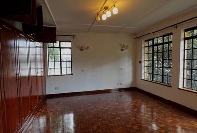 4 Bed Townhouse with En Suite in Lavington - 3