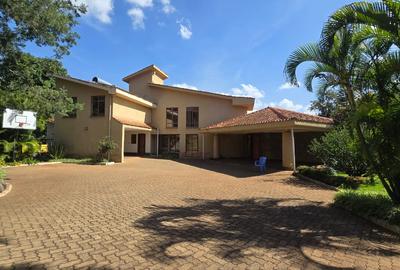 5 Bed House with En Suite in Runda - 4