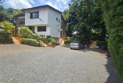 5 Bed House with En Suite in Gigiri