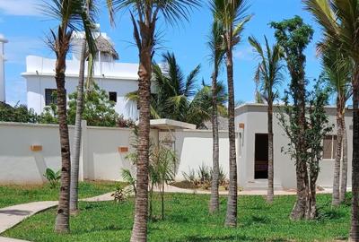 3 Bed Villa with En Suite at Jacaranda Road
