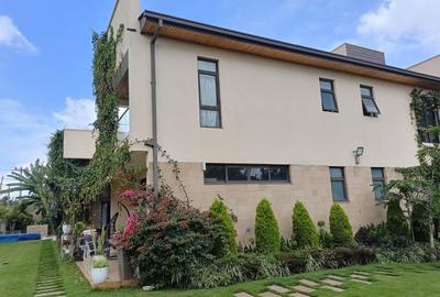 4 Bed House with En Suite at Runda