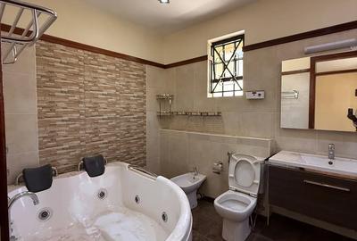 5 Bed Apartment with En Suite at Lavington - 4