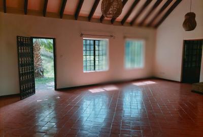 3 Bed House with En Suite at Mayor Road - 3