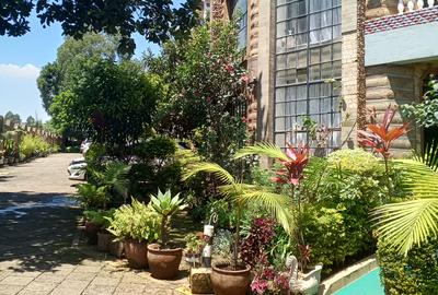 6 Bed Townhouse with En Suite at Brokeside