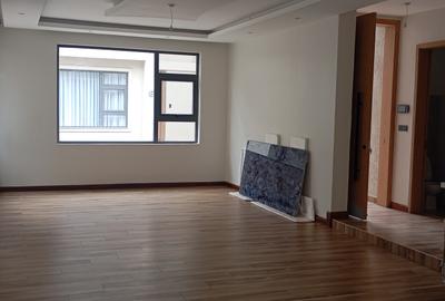 6 Bed Townhouse with En Suite at Off Convent Drive - 3