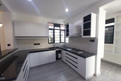 4 Bed Townhouse with Staff Quarters in Membley