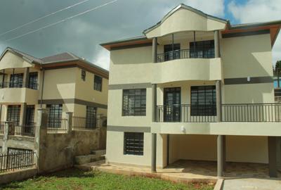 4 Bed Townhouse with En Suite at Banana - Kiambu - 2