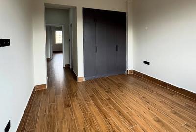 2 Bed Apartment with En Suite at Mbaazi Road - 4