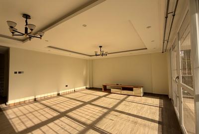 5 Bed Apartment with En Suite in Kilimani