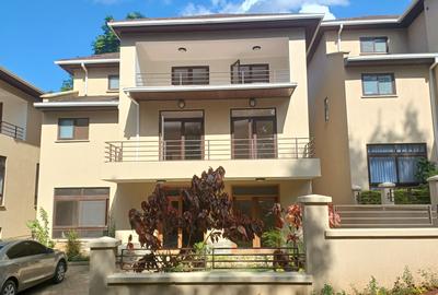 5 Bed Townhouse with En Suite at Chalbi Drive