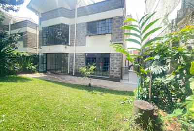 5 Bed Townhouse with En Suite in Westlands Area