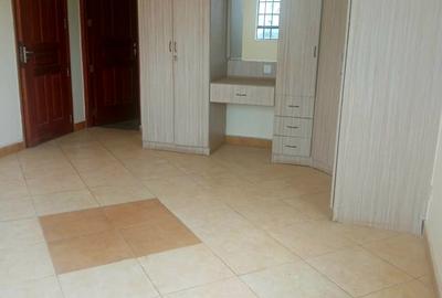 4 Bed Apartment with En Suite at 6Th Avenue - 2