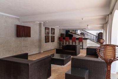 4 Bed Villa with En Suite at Riverside - 3