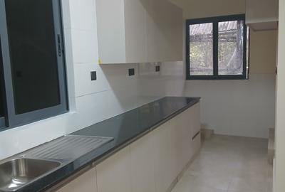 2 Bed Apartment with En Suite in Thindigua - 3