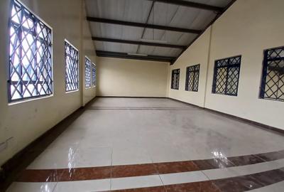 6,500 ft² Warehouse with Backup Generator in Industrial Area - 2