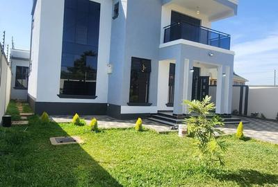 4 Bed House with En Suite at Kamakis - 2