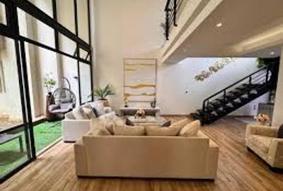 4 Bed Apartment with En Suite at Riverside Gardens - 4