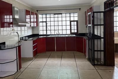 4 Bed Villa with En Suite at Runda Road - 3