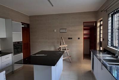 6 Bed Townhouse with En Suite at Kabasiran Avenue - 4