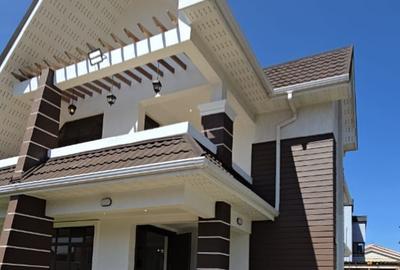 4 Bed Townhouse with En Suite in Membley