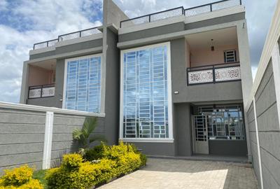 4 Bed House with En Suite in Kitengela - 2
