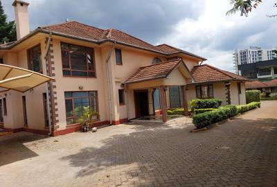 4 Bed House with En Suite at Mimosa Road