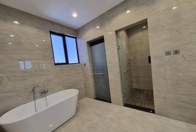 5 Bed Villa with En Suite at Lavington - 4