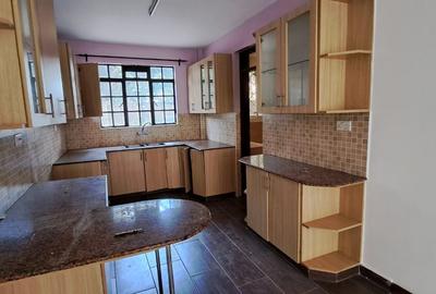 2 Bed Apartment with En Suite in Lavington