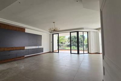 4 Bed Apartment with En Suite in Riverside - 4