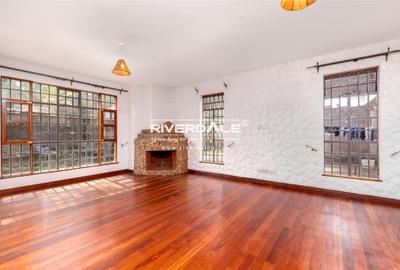 4 Bed Townhouse with En Suite in Westlands Area