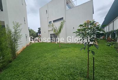 5 Bed Townhouse with En Suite in Lavington