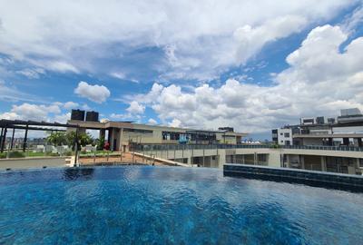Serviced 3 Bed Apartment with En Suite at Riverside