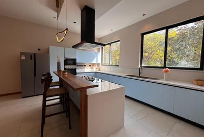 4 Bed Apartment with En Suite in Loresho - 4
