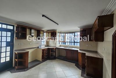 5 Bed House with En Suite in Runda - 4