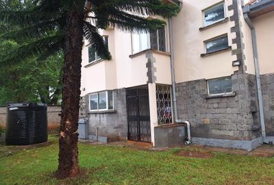 5 Bed Townhouse with En Suite in Westlands Area