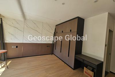 5 Bed Townhouse with En Suite in Lavington - 3