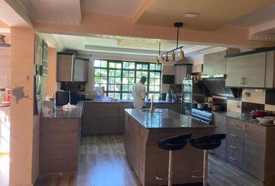 5 Bed Townhouse with En Suite in Karen - 2