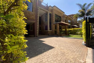 5 Bed Townhouse with En Suite in Lavington