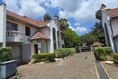 4 Bed Townhouse with En Suite at Lavington Green - 2