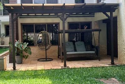 7 Bed Villa with En Suite at Kyuna