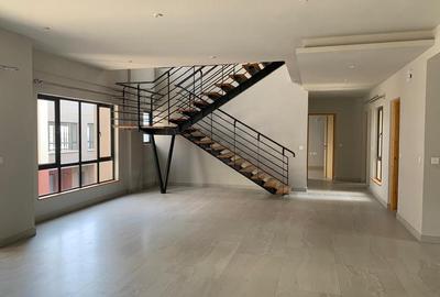 4 Bed Apartment with En Suite in Kileleshwa