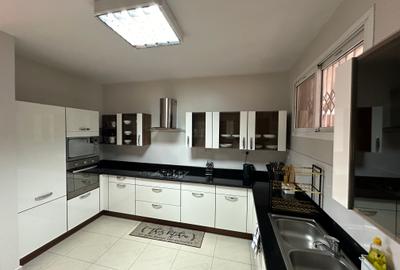 Serviced 2 Bed Apartment with En Suite in Kileleshwa