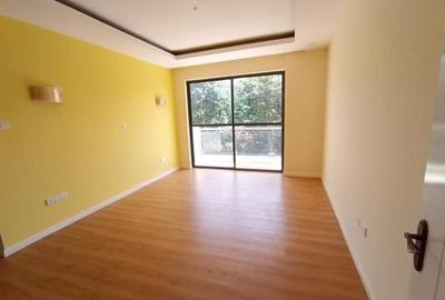 3 Bed Apartment with En Suite in Brookside - 3